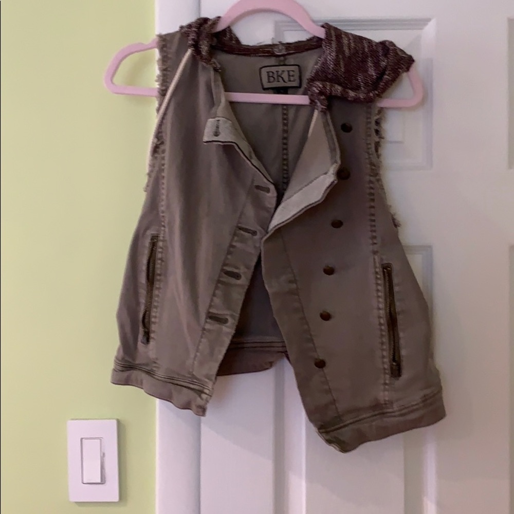 Bke vest